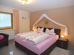 Holiday Flat With Swimming Pool in Prackenbach