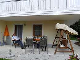 Holiday Flat With Swimming Pool in Prackenbach