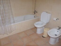 Semi-detached Home in Covas With Shared Pool