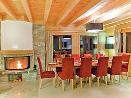 Luxury Panoramic Chalet in Thon-les Collons