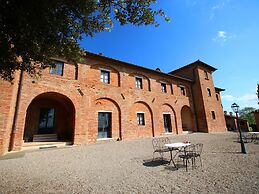 Farmhouse With Pool in Montepulciano
