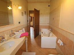 Farmhouse With Pool in Montepulciano