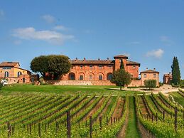 Farmhouse With Pool in Montepulciano