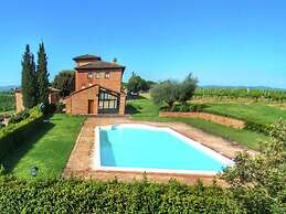 Farmhouse With Pool in Montepulciano