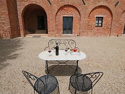 Farmhouse With Pool in Montepulciano