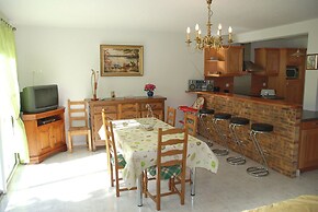 Cozy Garden Home in Erquy