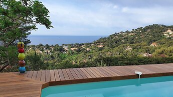 Villa in Hyeres Near Beach & Pool