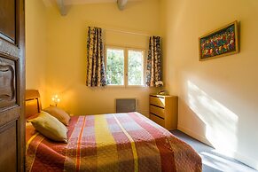 Villa in Hyeres Near Beach & Pool