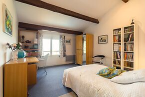 Villa in Hyeres Near Beach & Pool