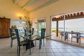Villa in Hyeres Near Beach & Pool
