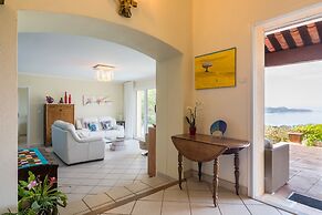 Villa in Hyeres Near Beach & Pool