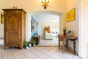 Villa in Hyeres Near Beach & Pool