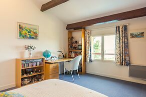 Villa in Hyeres Near Beach & Pool