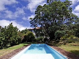 Beautiful Cottage in Santo Antonio da Serra With Pool