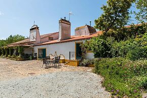 Farmhouse in Montemor-o-novo With Pool