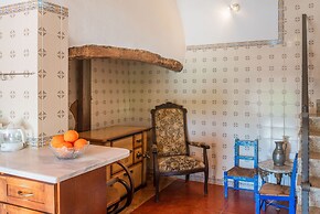 Farmhouse in Montemor-o-novo With Pool