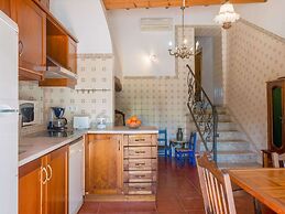 Farmhouse in Montemor-o-novo With Pool