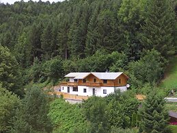 Renovated Holiday Home near Zell am See with Enclosed Garden