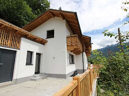 Renovated Holiday Home near Zell am See with Enclosed Garden