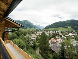 Renovated Holiday Home near Zell am See with Enclosed Garden