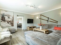 Renovated Holiday Home near Zell am See with Enclosed Garden