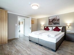 Renovated Holiday Home near Zell am See with Enclosed Garden