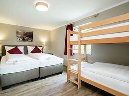 Renovated Holiday Home near Zell am See with Enclosed Garden