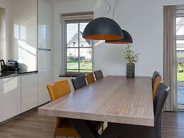 Beautiful, Stately Villa With Sauna at the Lake