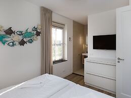 Beautiful, Stately Villa With Sauna at the Lake