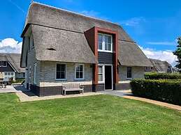 Beautiful, Stately Villa With Sauna at the Lake