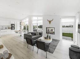 Modern Chalet With Jetty and Terrace