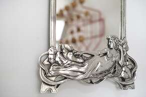 Chic Villa With a Fireplace at Tjeukemeer