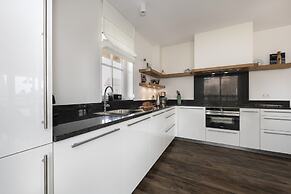 Chic Villa With a Fireplace at Tjeukemeer