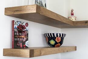 Chic Villa With a Fireplace at Tjeukemeer