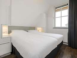 Chic Villa With a Fireplace at Tjeukemeer