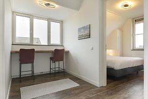 Chic Villa With a Fireplace at Tjeukemeer