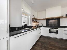Chic Villa With a Fireplace at Tjeukemeer