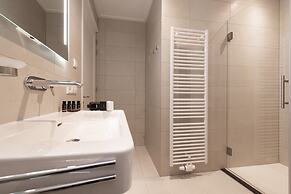 Chic Villa With a Fireplace at Tjeukemeer