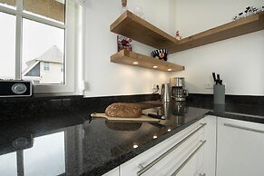 Chic Villa With a Fireplace at Tjeukemeer