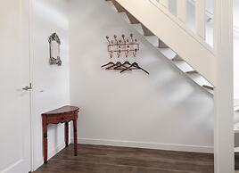 Chic Villa With a Fireplace at Tjeukemeer