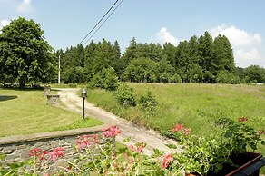Group Stay With Pool, Chevron