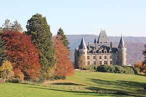 Group Stay With Pool, Chevron