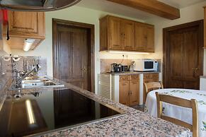 Group Stay With Pool, Chevron