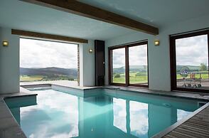 Villa Les Charmes - Premium Villa for 20 Guests