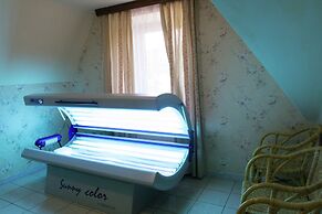 Group Stay With Pool, Chevron