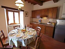 Authentic Farmhouse with Pool, Hot Tub, Playground, Garden