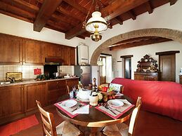 Authentic Farmhouse with Pool, Hot Tub, Playground, Garden