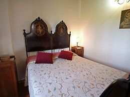 Authentic Farmhouse with Pool, Hot Tub, Playground, Garden