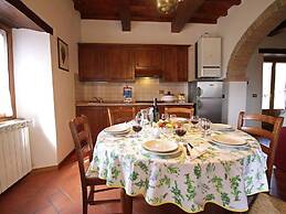 Authentic Farmhouse with Pool, Hot Tub, Playground, Garden