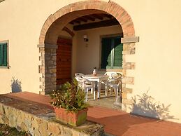 Authentic Farmhouse with Pool, Hot Tub, Playground, Garden